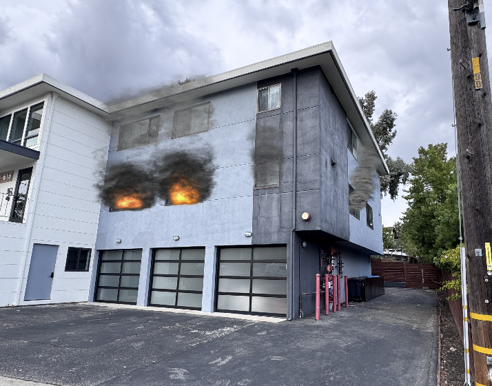 3AlarmLabs command simulator showing a residential working fire with smoke and flames on Side Alpha